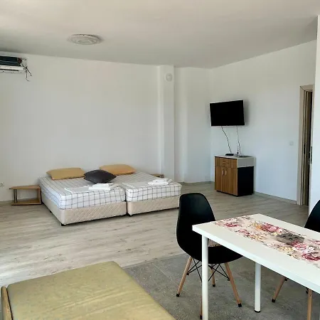 Sunny Escape Your Beachside Home Апартаменты Солнечный берег