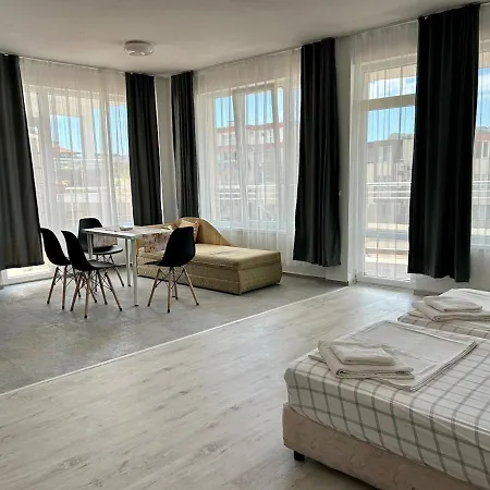 Sunny Escape Your Beachside Home Солнечный берег