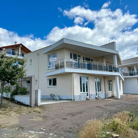 Sunny Escape Your Beachside Home Апартаменты