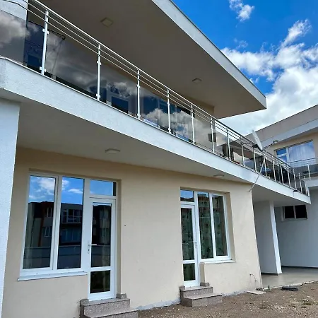 Sunny Escape Your Beachside Home Апартаменты