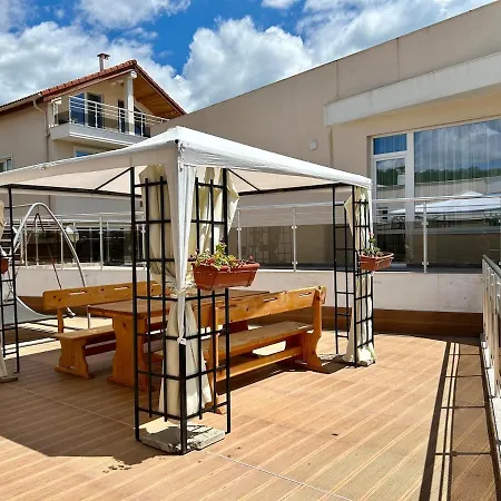 Sunny Escape Your Beachside Home *